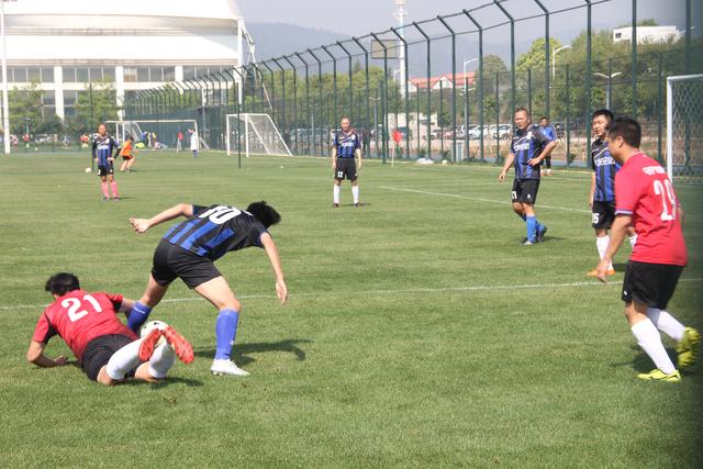 杨瀚森签约詹姆斯所在经纪公司 将报名NBA选秀